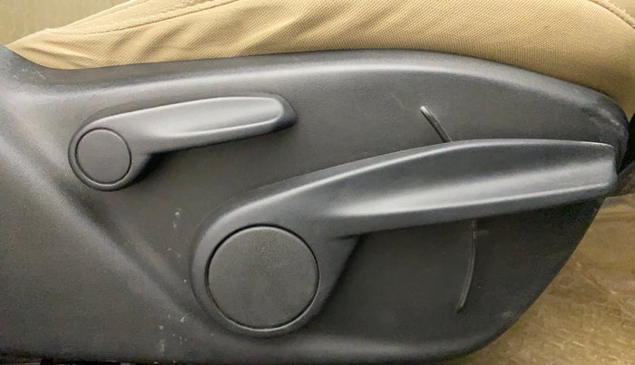 2017 Jeep Compass LONGITUDE (O) 2.0 DIESEL, Diesel, Manual, 73,027 km, Driver Side Adjustment Panel