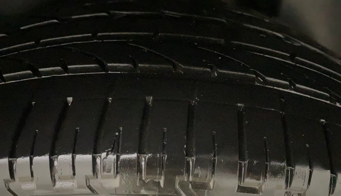 2017 Jeep Compass LONGITUDE (O) 2.0 DIESEL, Diesel, Manual, 73,027 km, Left Rear Tyre Tread