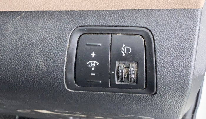 2017 Hyundai Elite i20 ASTA 1.2 (O), Petrol, Manual, 19,478 km, Dashboard - Headlight height adjustment not working