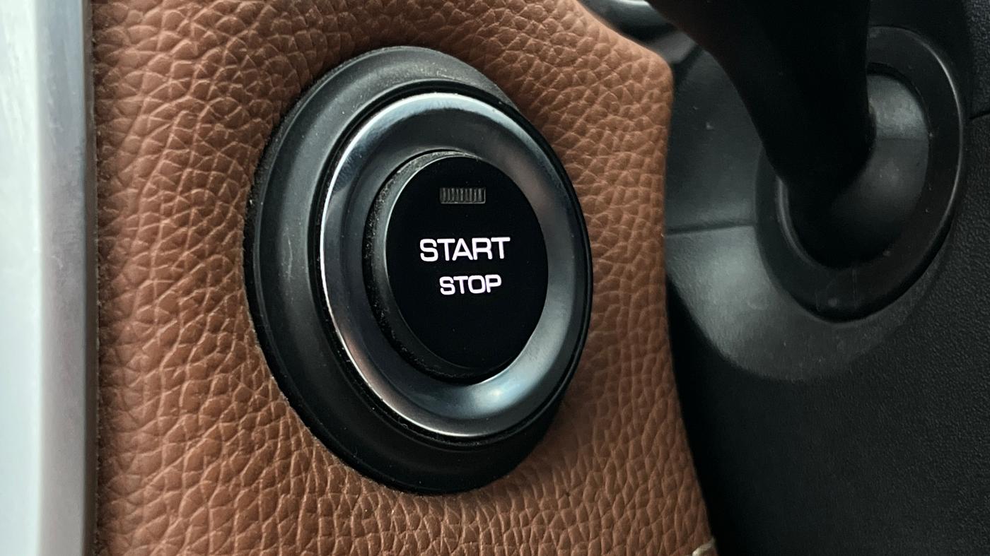 2022 MG HECTOR PLUS SHARP 1.5 PETROL TURBO CVT 6-STR, CNG, Automatic, 47,825 km, Keyless Start/ Stop Button