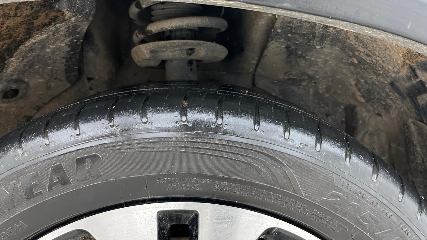 2022 MG HECTOR PLUS SHARP 1.5 PETROL TURBO CVT 6-STR, CNG, Automatic, 47,825 km, Right Front Tyre Tread
