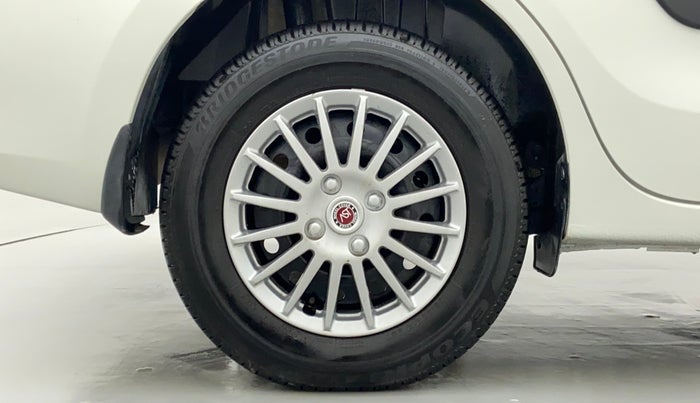 2017 Maruti Dzire VDI, Diesel, Manual, 57,617 km, Right Rear Wheel