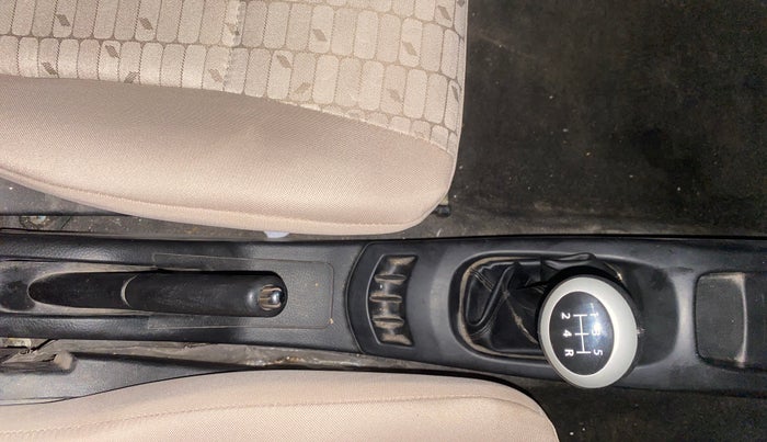 2018 Maruti Wagon R 1.0 VXI, Petrol, Manual, 79,667 km, Gear Lever