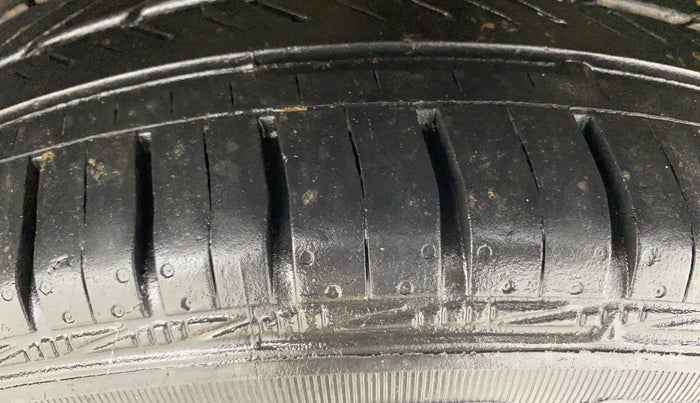 2014 Volkswagen Polo COMFORTLINE 1.2L PETROL, Petrol, Manual, 72,772 km, Left Rear Tyre Tread