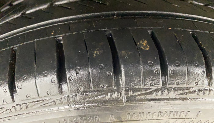 2014 Volkswagen Polo COMFORTLINE 1.2L PETROL, Petrol, Manual, 72,772 km, Right Rear Tyre Tread