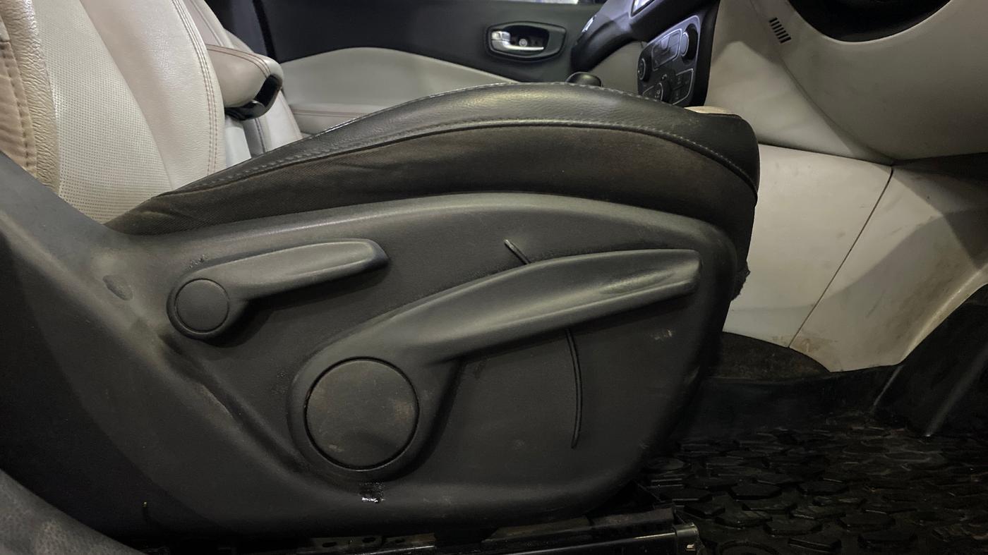 2018 Jeep Compass LIMITED 1.4 PETROL AT, Petrol, Automatic, 48,504 km, Driver Side Adjustment Panel