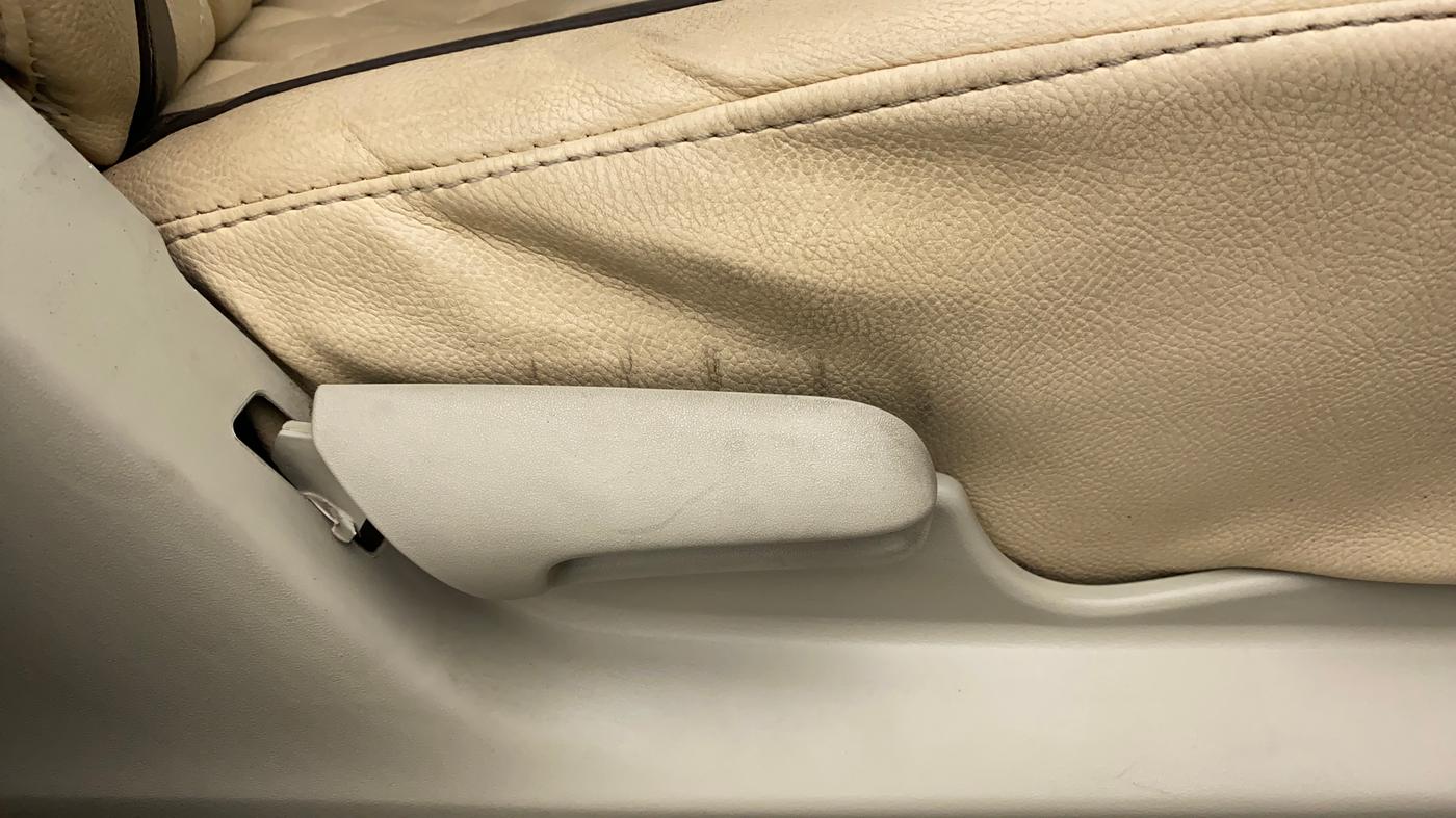 2021 Maruti Celerio VXI CNG, CNG, Manual, 28,516 km, Driver Side Adjustment Panel