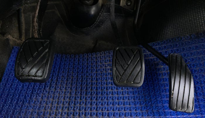 2018 Maruti Wagon R 1.0 LXI CNG, CNG, Manual, 1,04,003 km, Pedals