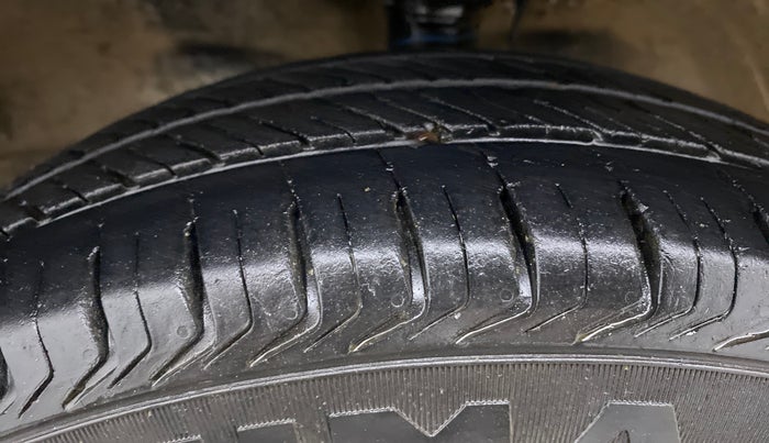 2018 Maruti Wagon R 1.0 LXI CNG, CNG, Manual, 1,04,003 km, Left Front Tyre Tread