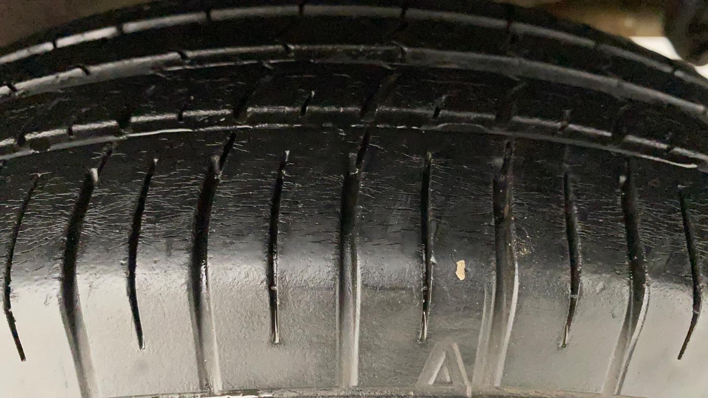 2015 Renault Kwid RXT 0.8, Petrol, Manual, 41,441 km, Left Rear Tyre Tread