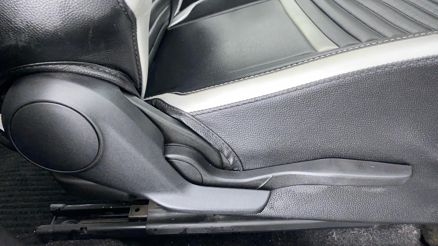 2019 Maruti Baleno ZETA 1.2 K12, Petrol, Manual, 17,788 km, Driver Side Adjustment Panel