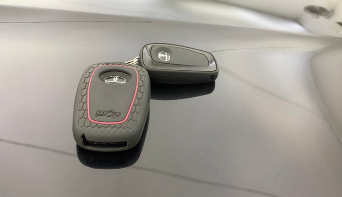 2021 Tata Harrier XZA PLUS 2.0L, Diesel, Automatic, 98,669 km, Key Close Up