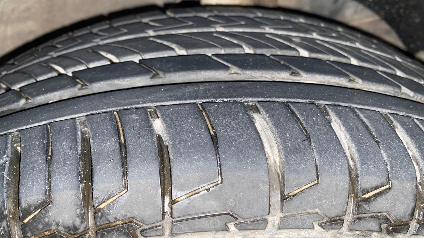 2019 Maruti Baleno ZETA CVT PETROL 1.2, Petrol, Automatic, 49,897 km, Right Front Tyre Tread