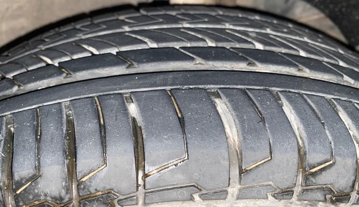 2019 Maruti Baleno ZETA CVT PETROL 1.2, Petrol, Automatic, 49,897 km, Right Front Tyre Tread