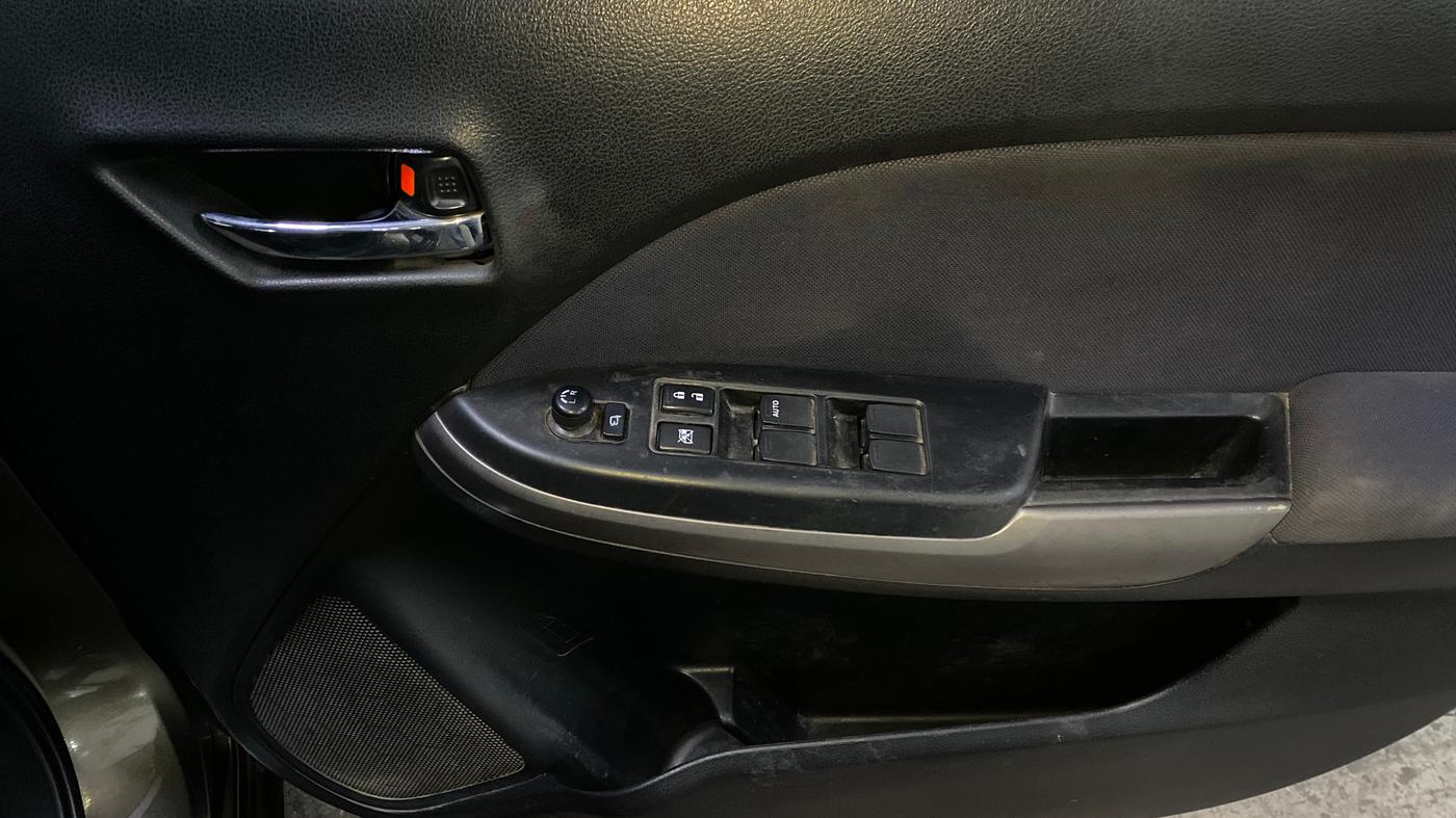 2019 Maruti Baleno ZETA CVT PETROL 1.2, Petrol, Automatic, 49,897 km, Driver Side Door Panels Control