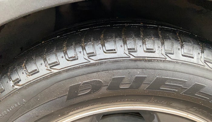 2016 Hyundai Creta SX PLUS AT 1.6 PETROL, CNG, Automatic, 61,285 km, Right Rear Tyre Tread