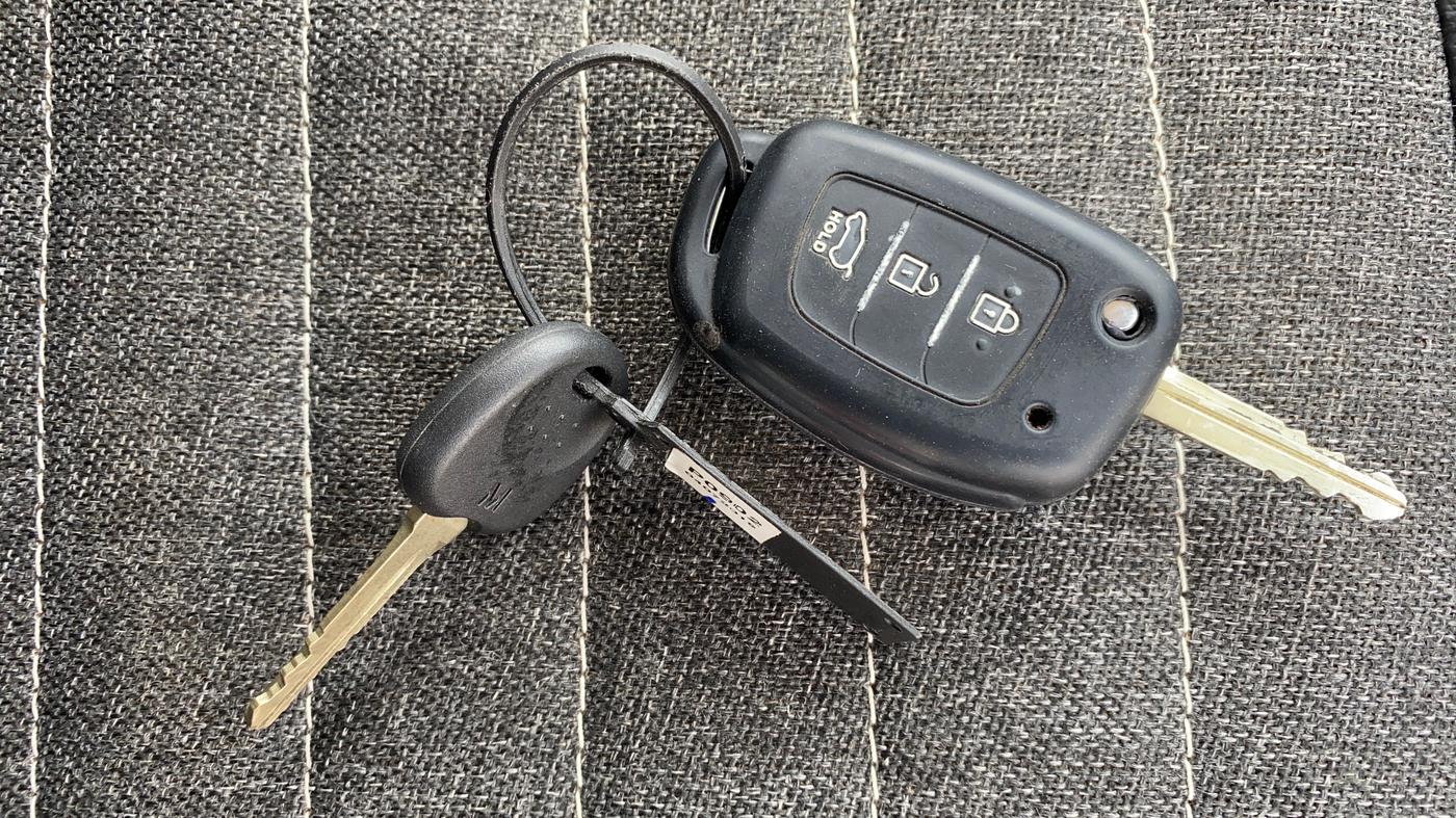 2019 Hyundai Xcent SX 1.2, Petrol, Manual, 35,506 km, Key Close Up