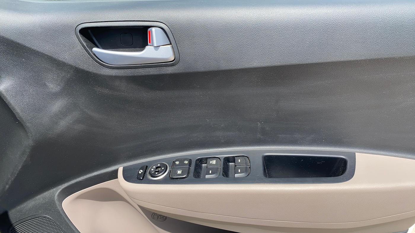 2019 Hyundai Xcent SX 1.2, Petrol, Manual, 35,506 km, Driver Side Door Panels Control
