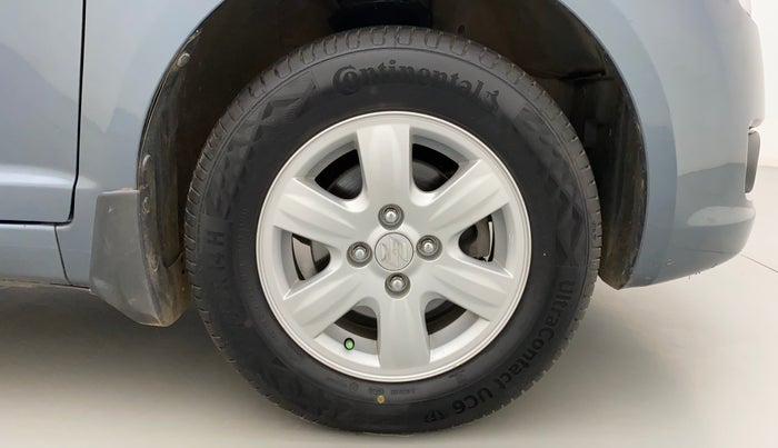 2011 Maruti Swift Dzire VDI, Diesel, Manual, 1,10,407 km, Right Front Wheel