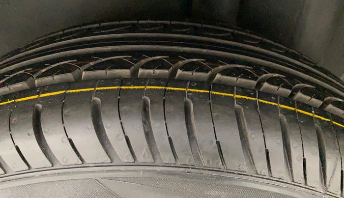 2011 Maruti Swift Dzire VDI, Diesel, Manual, 1,10,407 km, Left Rear Tyre Tread