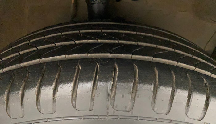 2011 Maruti Swift Dzire VDI, Diesel, Manual, 1,10,407 km, Right Front Tyre Tread