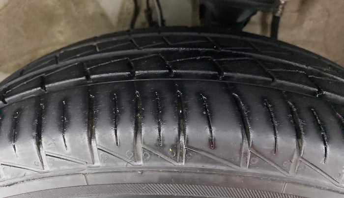 2021 Maruti Alto LXI CNG, CNG, Manual, 12,190 km, Left Front Tyre Tread