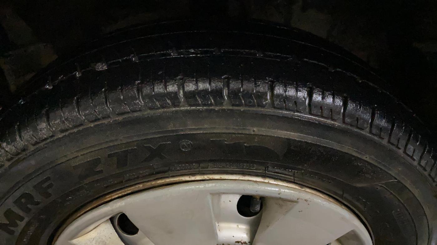 2015 Maruti Wagon R 1.0 LXI, Petrol, Manual, 66,097 km, Left Front Tyre Tread