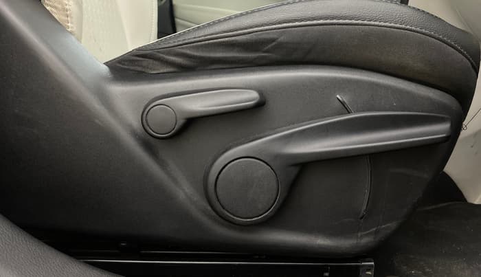 2020 Jeep Compass LONGITUDE PLUS 2.0 DIESEL, Diesel, Manual, 98,729 km, Driver Side Adjustment Panel