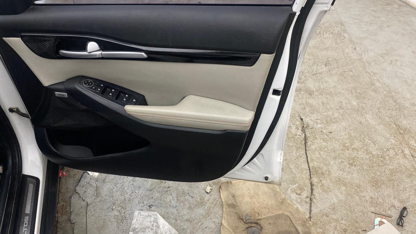2020 KIA SELTOS GTX PLUS DCT 1.4 PETROL, Petrol, Automatic, 1,31,865 km, Driver Side Door Panels Control