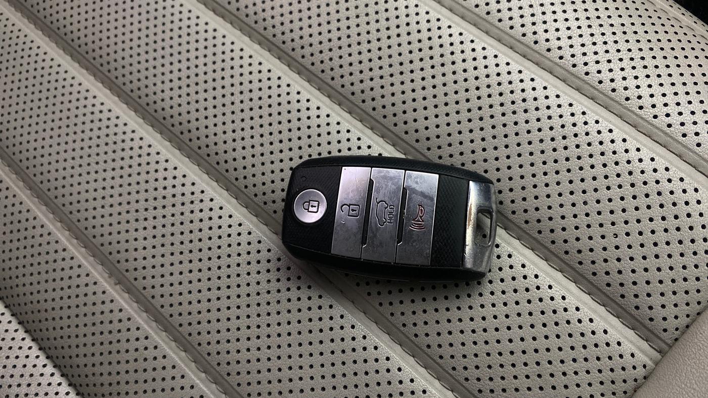 2020 KIA SELTOS GTX PLUS DCT 1.4 PETROL, Petrol, Automatic, 1,31,865 km, Key Close Up