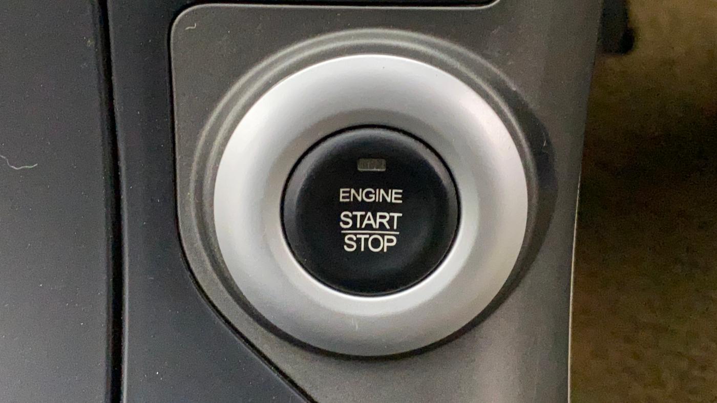 2016 Mahindra XUV500 W10, Diesel, Manual, 97,690 km, Keyless Start/ Stop Button
