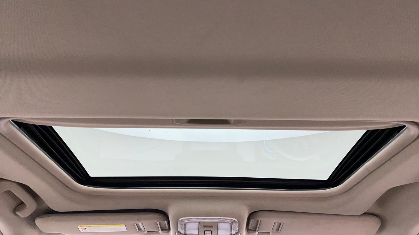 2016 Mahindra XUV500 W10, Diesel, Manual, 97,690 km, Moonroof/ Sunroof