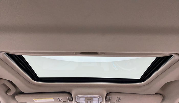 2016 Mahindra XUV500 W10, Diesel, Manual, 97,690 km, Moonroof/ Sunroof
