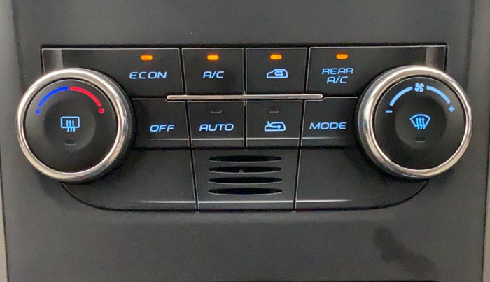 2016 Mahindra XUV500 W10, Diesel, Manual, 97,690 km, Automatic Climate Control