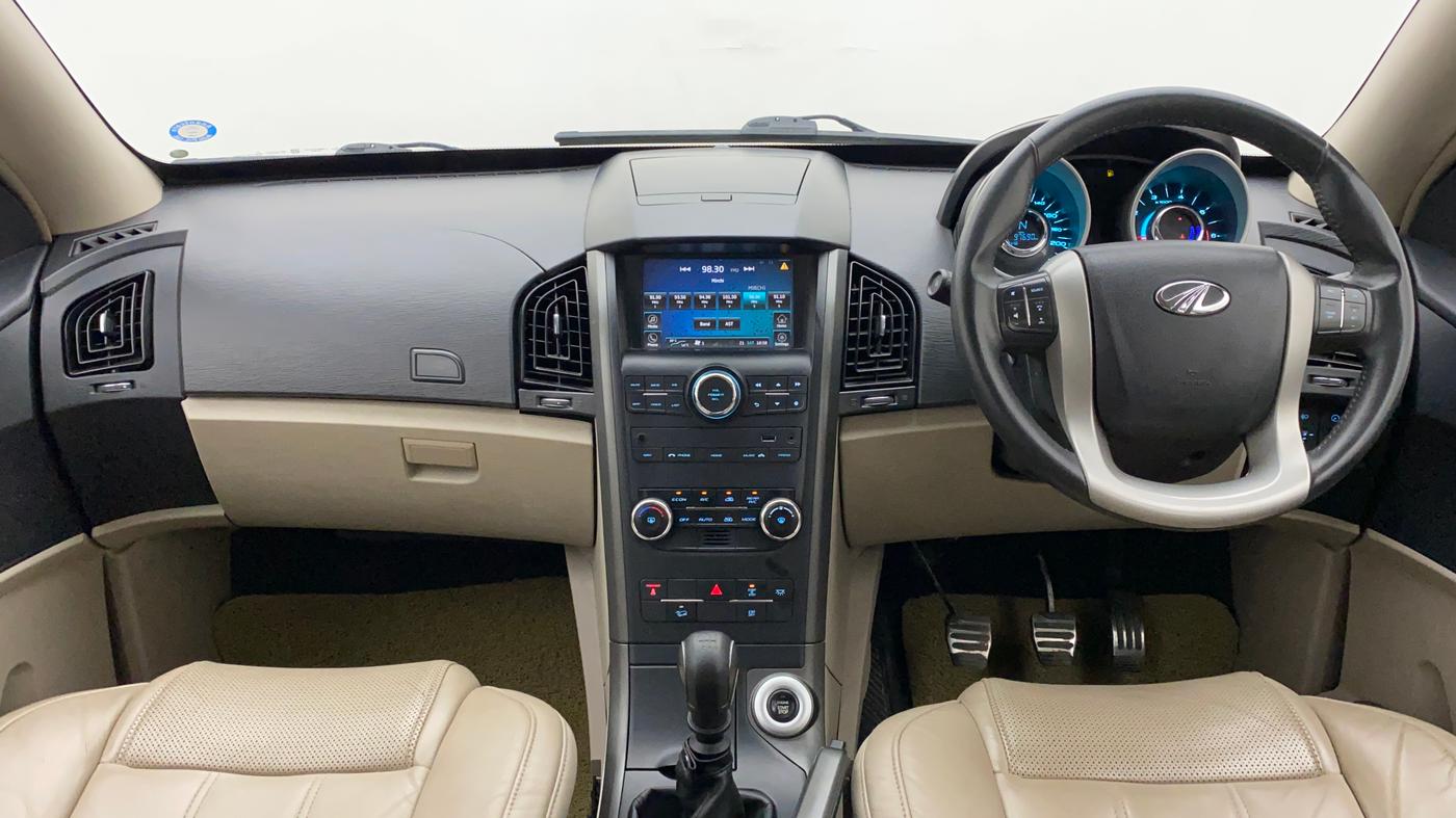 2016 Mahindra XUV500 W10, Diesel, Manual, 97,690 km, Dashboard