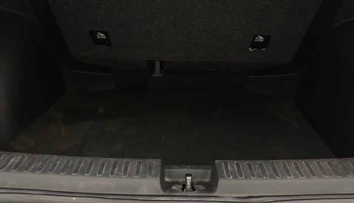 2022 Volkswagen TAIGUN COMFORTLINE 1.0 TSI MT, Petrol, Manual, 93,697 km, Boot Inside