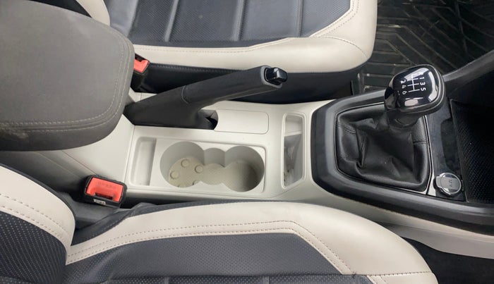 2022 Volkswagen TAIGUN COMFORTLINE 1.0 TSI MT, Petrol, Manual, 93,697 km, Gear Lever