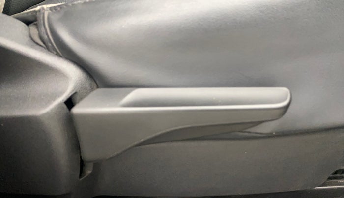 2022 Volkswagen TAIGUN COMFORTLINE 1.0 TSI MT, Petrol, Manual, 93,697 km, Driver Side Adjustment Panel