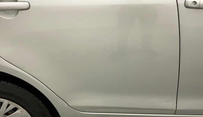 2015 Maruti Swift VXI, Petrol, Manual, 93,358 km, Right rear door - Minor scratches