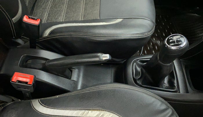 2015 Maruti Swift VXI, Petrol, Manual, 93,358 km, Gear Lever