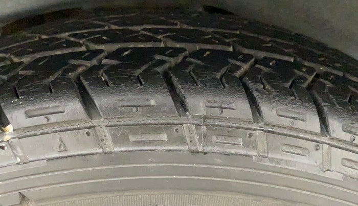 2010 Maruti A Star VXI, Petrol, Manual, 47,871 km, Right Rear Tyre Tread