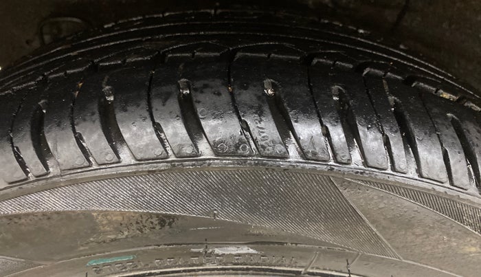 2017 Hyundai Grand i10 ASTA 1.2 KAPPA VTVT, Petrol, Manual, 61,594 km, Right Rear Tyre Tread