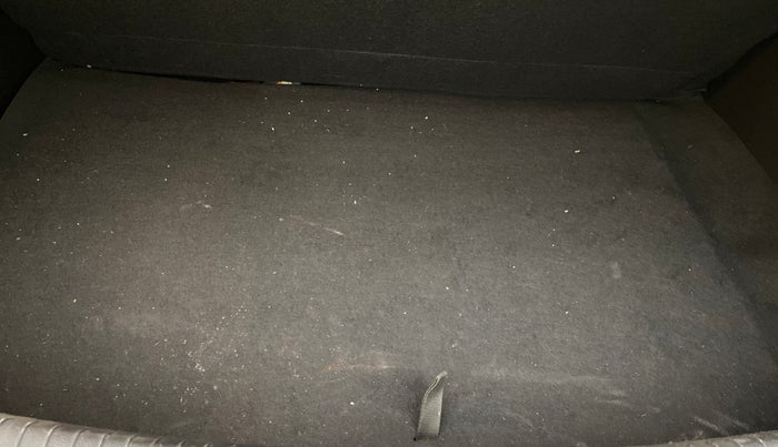 2017 Hyundai Grand i10 ASTA 1.2 KAPPA VTVT, Petrol, Manual, 61,594 km, Boot Inside