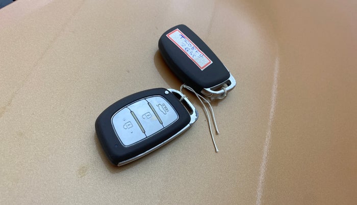 2017 Hyundai Grand i10 ASTA 1.2 KAPPA VTVT, Petrol, Manual, 61,594 km, Key Close Up