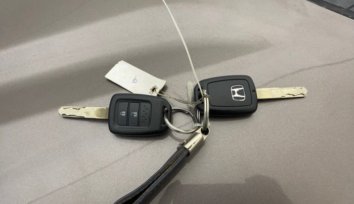 2016 Honda City 1.5L I-VTEC V MT, Petrol, Manual, 48,271 km, Key Close Up