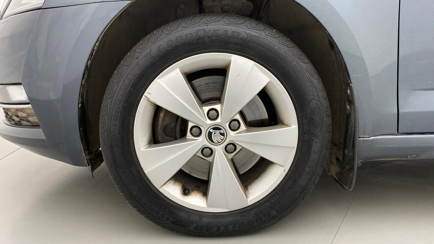 2019 Skoda Octavia 1.8 TSI STYLE AT, Petrol, Automatic, 39,777 km, Left Front Wheel