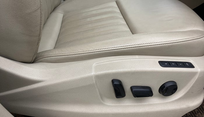 2019 Skoda Octavia 1.8 TSI STYLE AT, Petrol, Automatic, 39,777 km, Driver Side Adjustment Panel