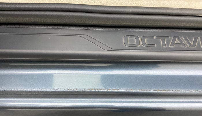 2019 Skoda Octavia 1.8 TSI STYLE AT, Petrol, Automatic, 39,777 km, Left running board - Slight discoloration
