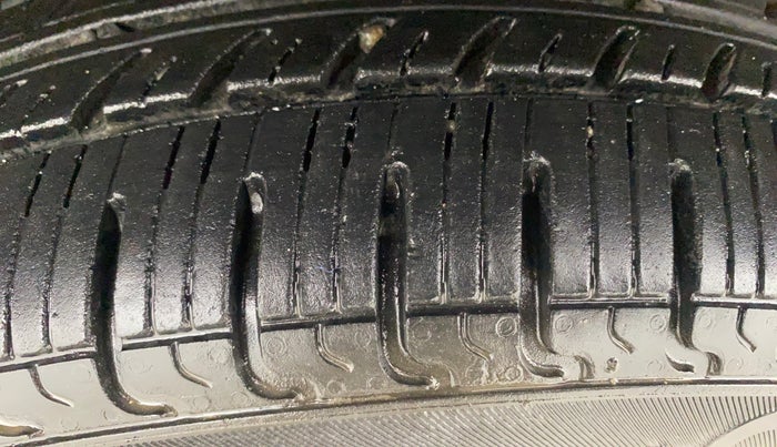 2016 Maruti Wagon R 1.0 VXI, Petrol, Manual, 41,971 km, Left Front Tyre Tread