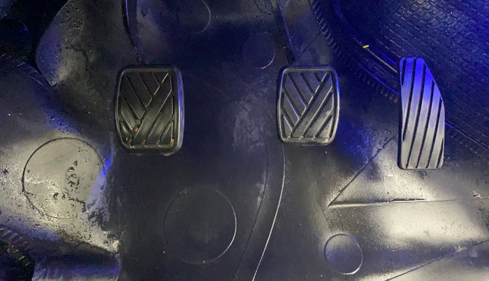 2016 Maruti Wagon R 1.0 VXI, Petrol, Manual, 41,971 km, Pedals